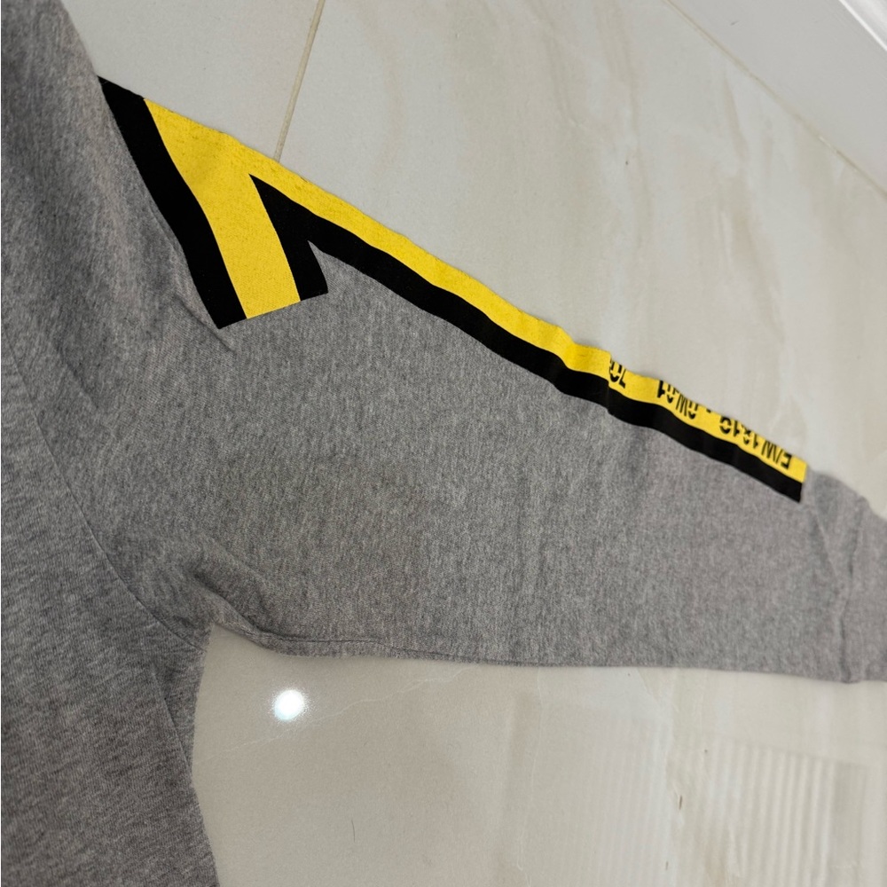 Off-White Gray Graphic Tee - image 5